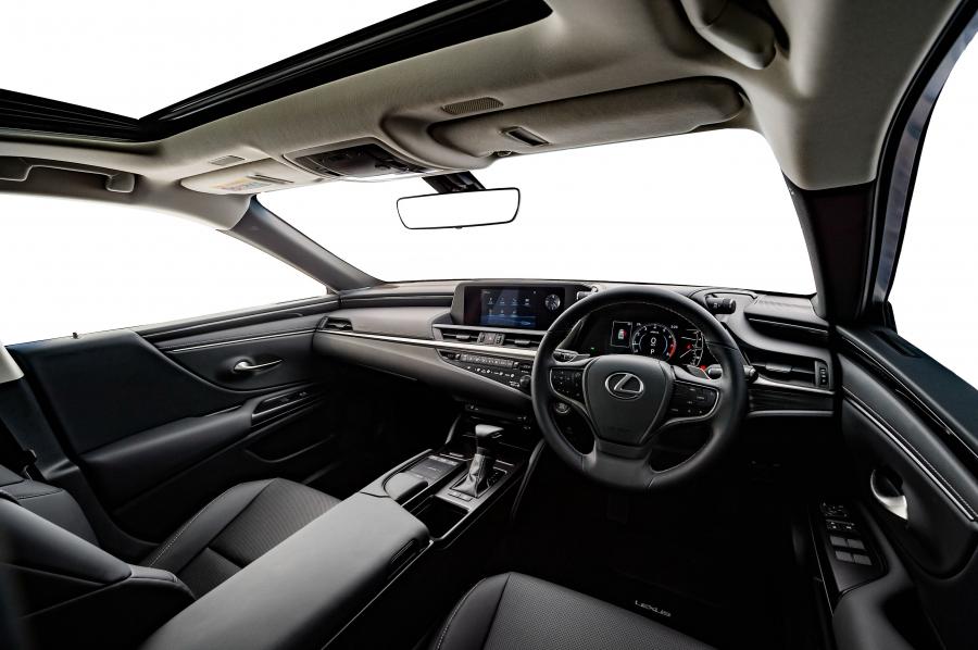 Интерьер Lexus ES250 2018 года  (ZA) (фото 10 из 26)